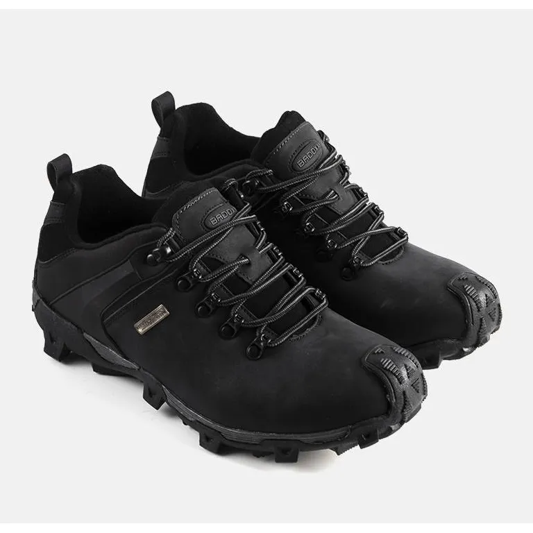 Black insulated boots from Bamroks