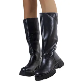 Black insulated boots from Romelio