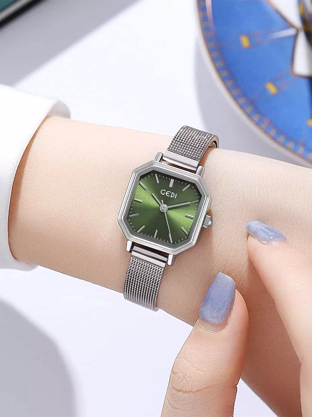 Irregular square simple quartz watch