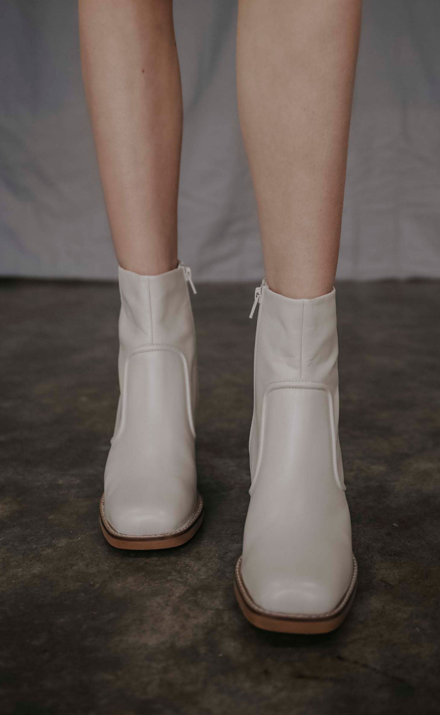 seychelles: delicacy leather boot - white